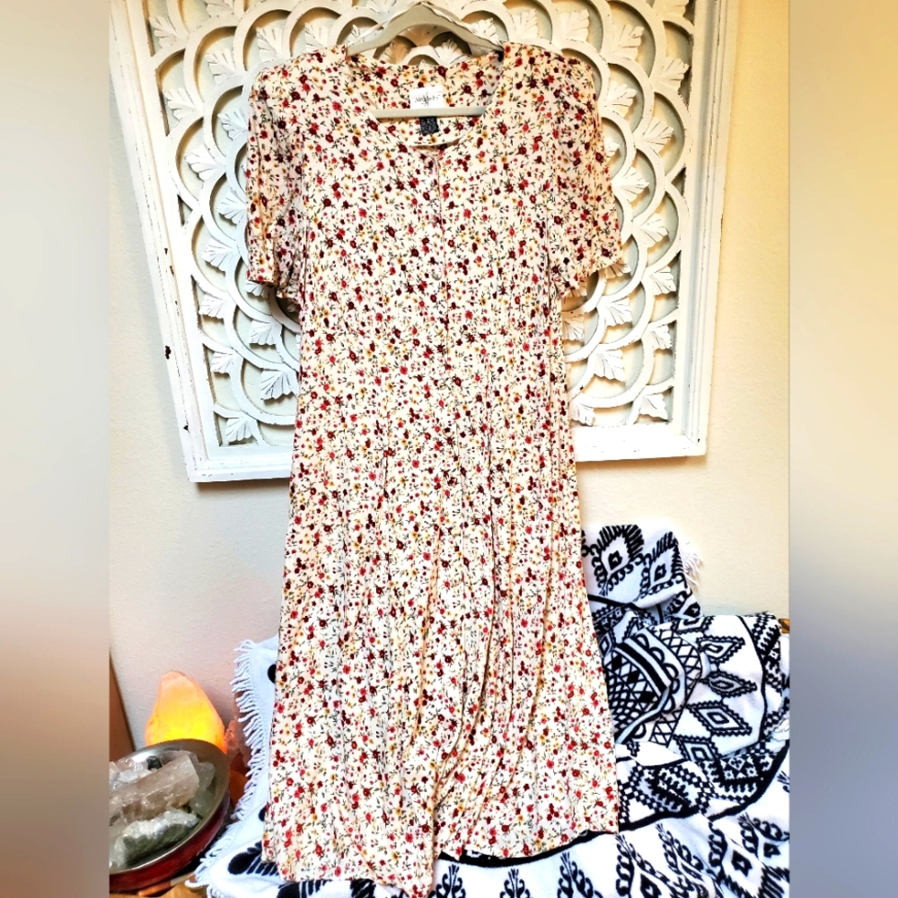 Floral Cream Short-Sleeve Midi Dress